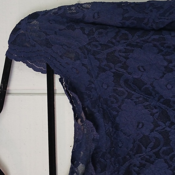 Torrid NWT Navy Blue Lace Boatneck Top Lace Long Sleeves Size 0 Large - Picture 3 of 11